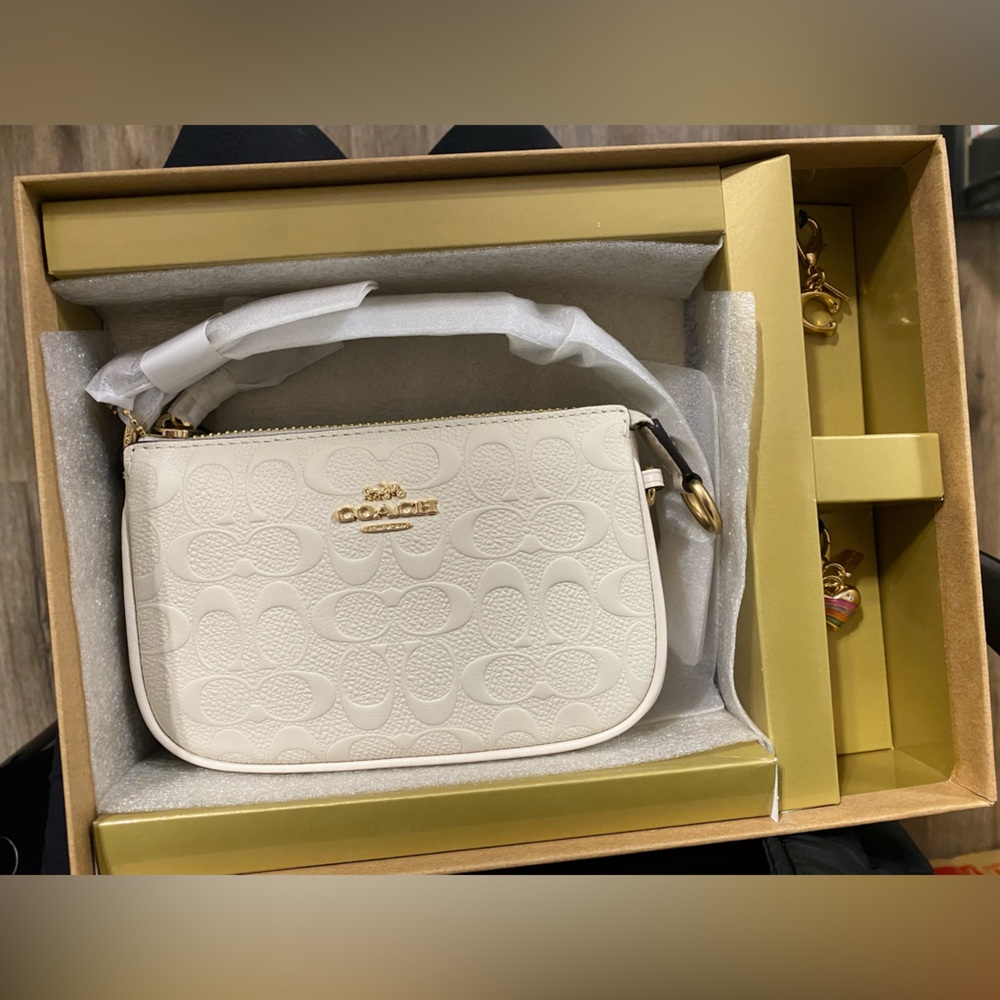 Boxed Nolita 15 In Signature Leather